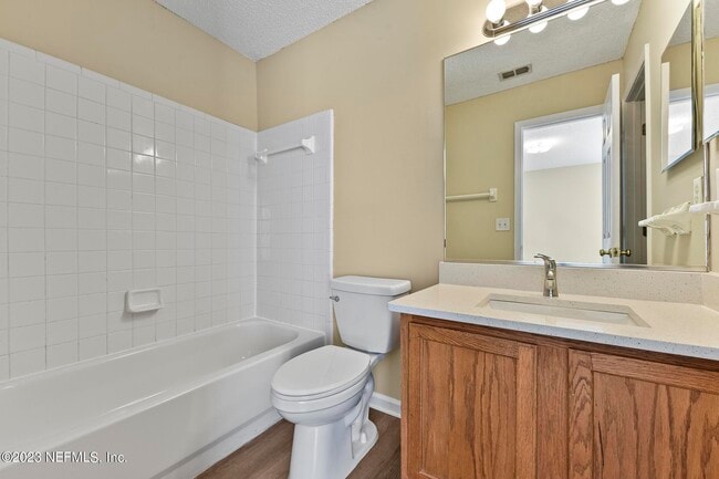 Building Photo - 1984 Mary St