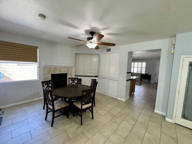 Building Photo - 40123 Vista Ridge Dr