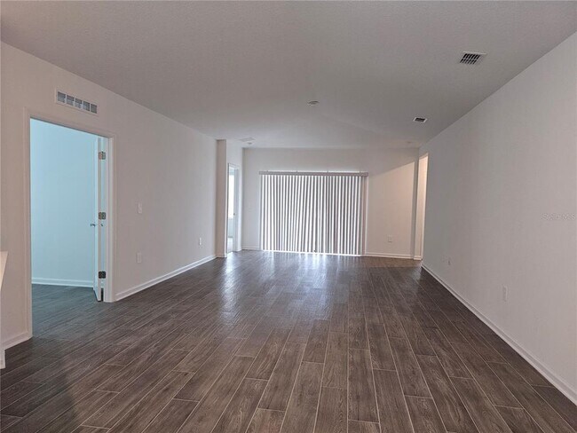 Building Photo - 2629 Runners Cir