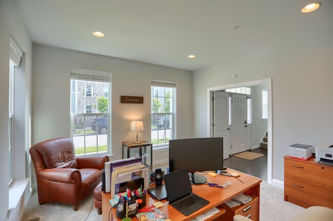 Building Photo - 6407 Falconwood St