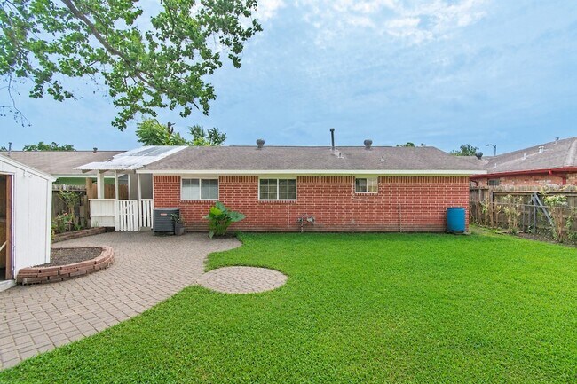 Building Photo - 12906 Southspring Dr
