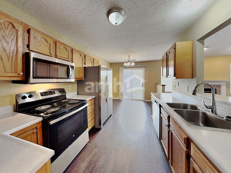 Building Photo - 151 E Pine Ridge Dr