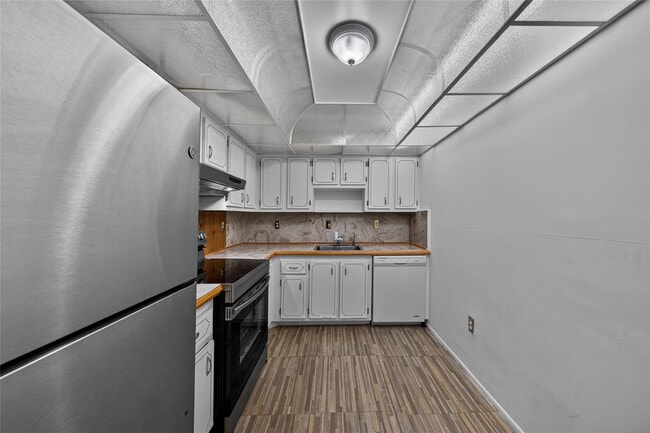 Building Photo - 7300 NW 17th St