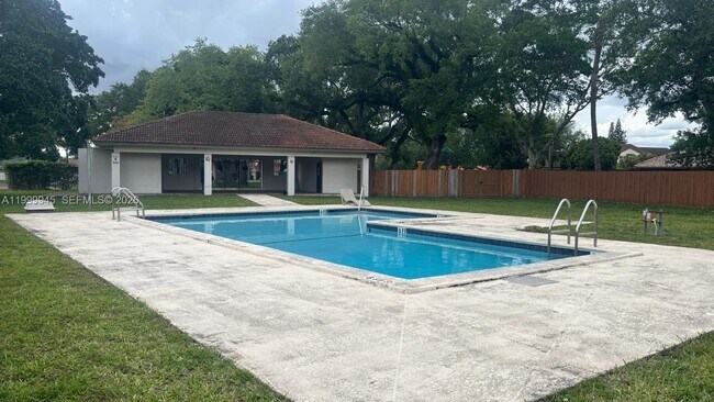 Building Photo - 11460 SW 73rd St