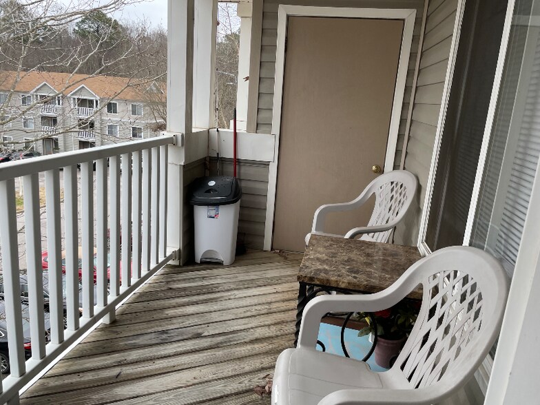Building Photo - 1410 Collegiate Cir