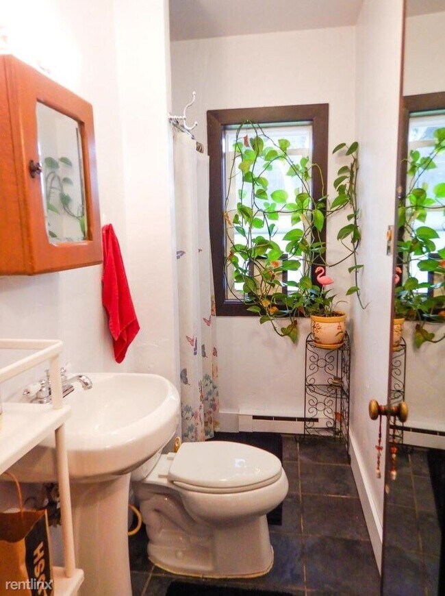 Building Photo - 1 br, 1 bath House - 552 Proulx Street