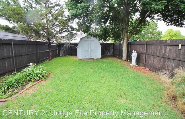 Building Photo - 3 br, 2 bath House - 1702 Straus Road