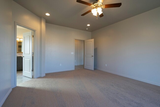 Building Photo - 4 bedroom 2 Bath Home in Desert Edge Cove - RV parking!