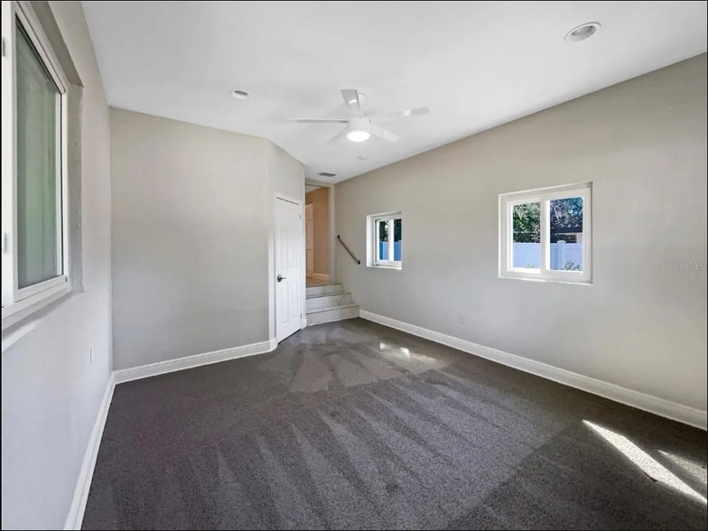 Building Photo - 370 E Waldo St