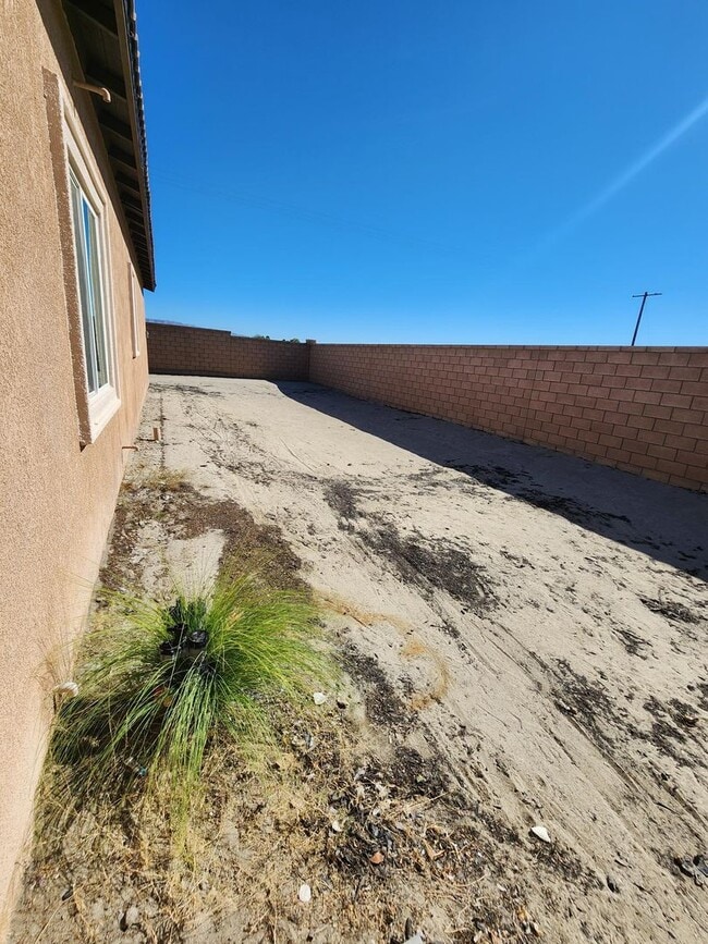 Building Photo - Newer 4 Bed / 3 bath Home MOVE-IN NOW SPECIAL!