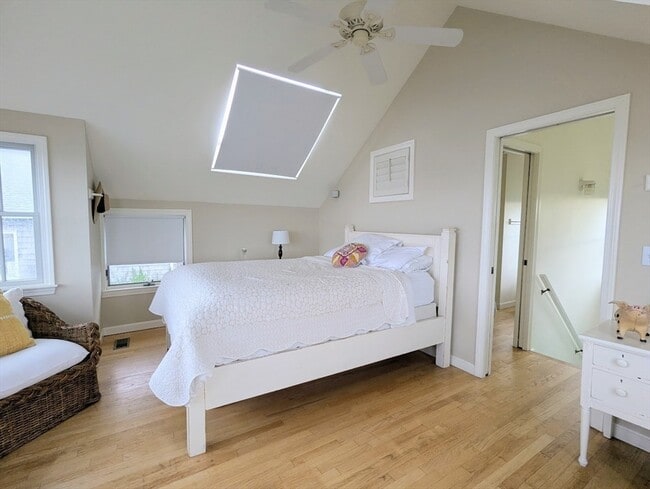 Building Photo - 4 Cliff Rd