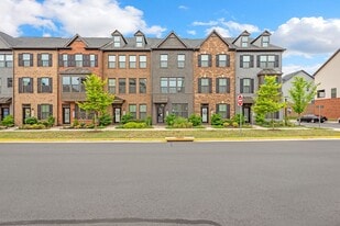 Building Photo - 43501 Apple Orch Sq