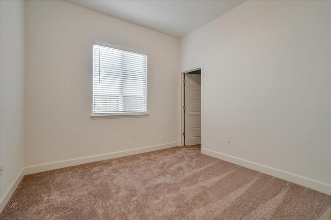 Building Photo - FULLY FURNISHED - ALMOST NEW 4 BED, 2.5 BATHS, 2 CAR GARAGE, 1 STORY IN NORTH LAKE COMMUNITY, NOR...