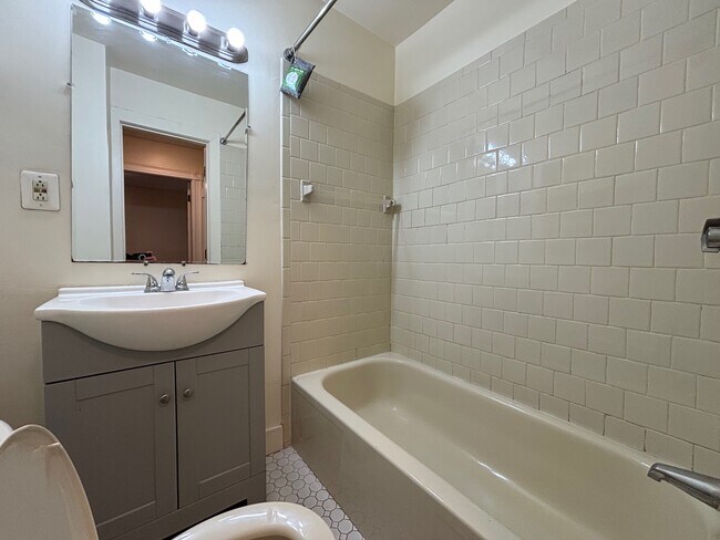 Building Photo - 69 Myrtle St