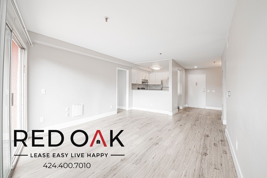 Building Photo - 6700 Franklin Pl