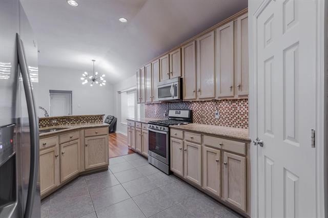 Building Photo - 1604 Oak Brook Ln