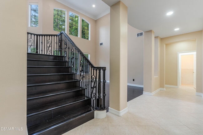 Building Photo - 504 Rustic Hills Dr