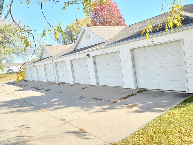 Building Photo - 1200 Murray St NE