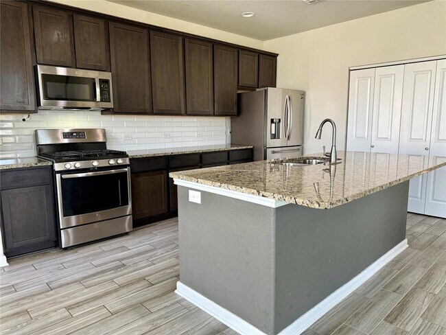 Building Photo - 1293 Nevarez