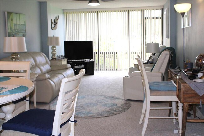 Building Photo - 1804 Mariner Dr