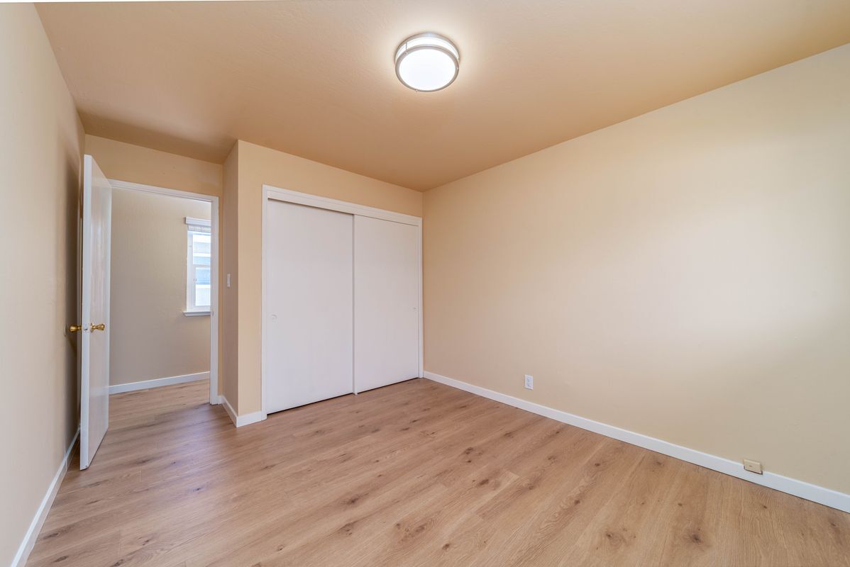 Building Photo - 877 Miller Ave