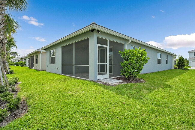 Building Photo - 4572 Nautilus Cir