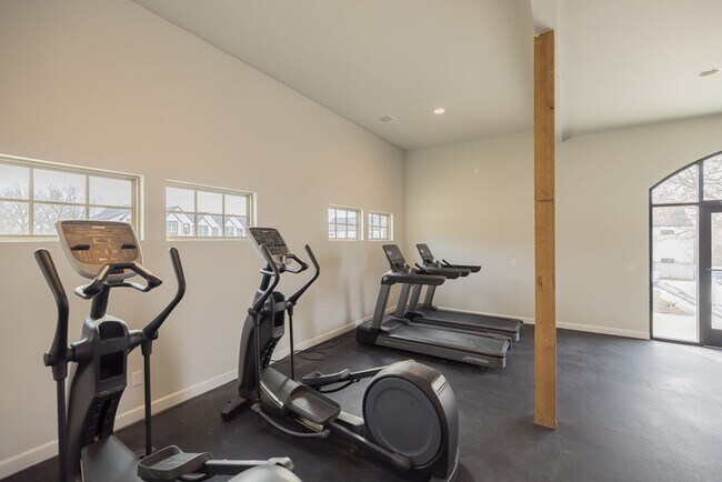 Building Photo - BRAND NEW LUXURY 3 BEDROOM 2.5 BATH TOWNHO...