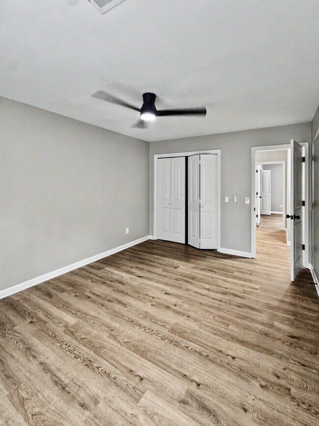 Building Photo - Yacht Cove Condo