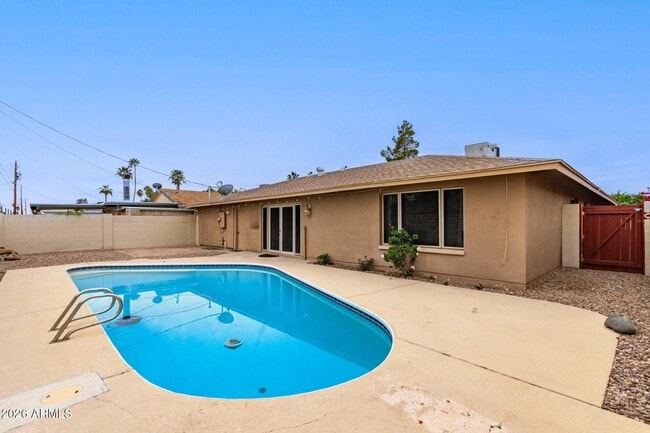 Building Photo - 3613 S Kenneth Pl