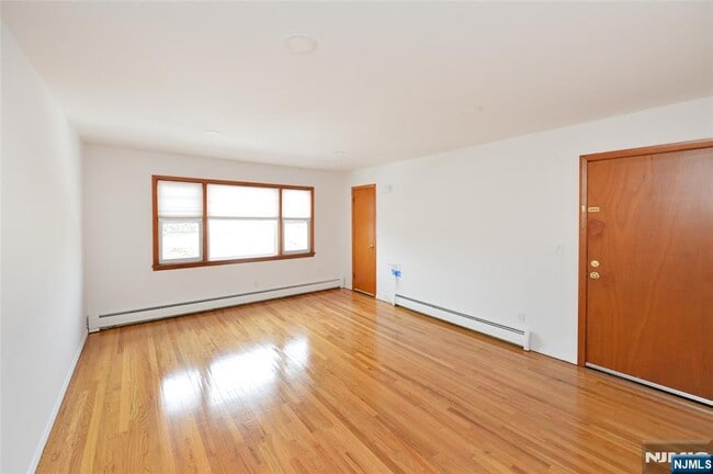 Building Photo - 11 Gregory Ct