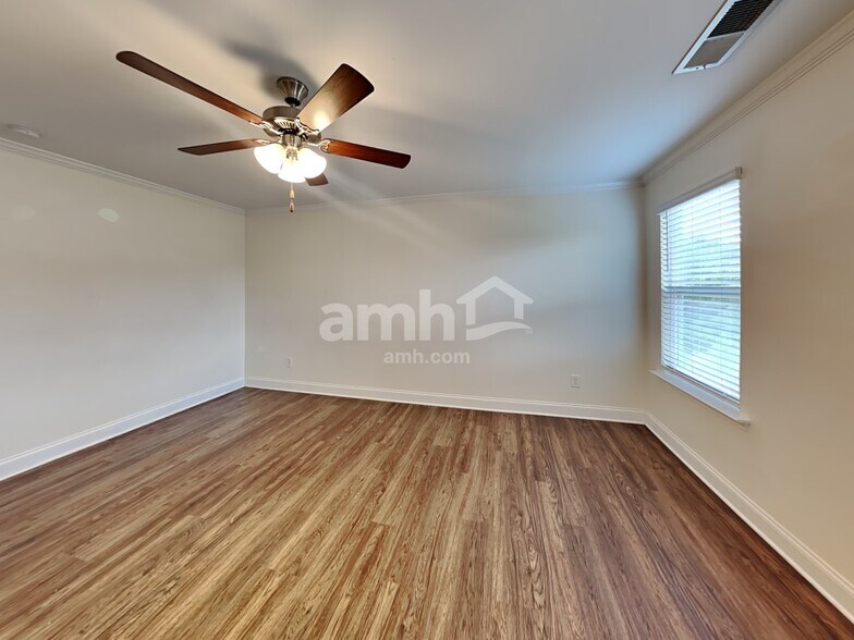 Building Photo - 268 Makenna Dr