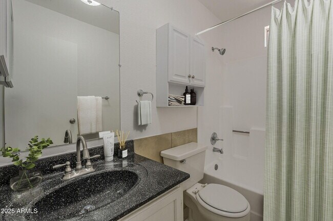Building Photo - 1551 E Christy Dr