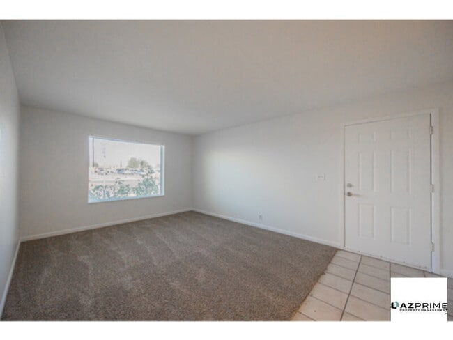 Building Photo - Modern 2/2 Mesa Duplex Unit!