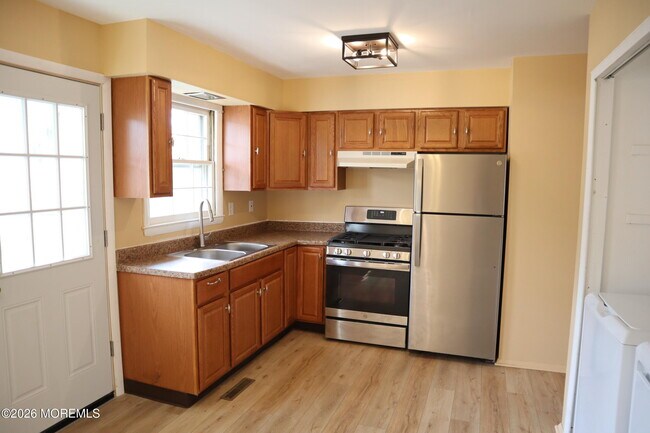 Building Photo - 721 Burnt Tavern Rd