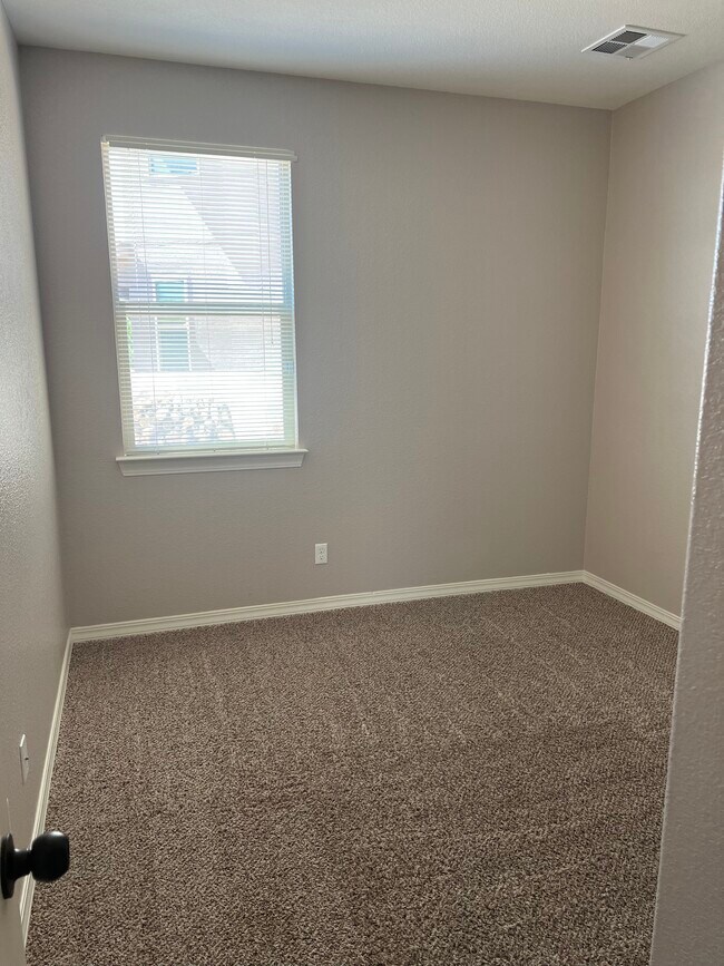 Building Photo - 1409 Kimsha Dr