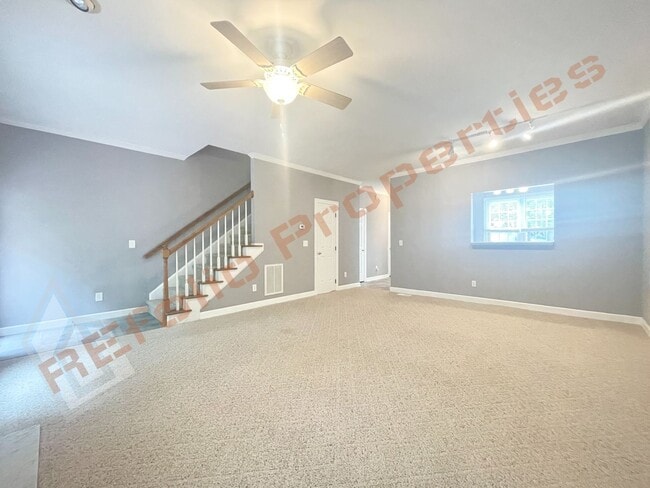 Building Photo - Fantastic Location! Beautiful 2 Bedroom 2....