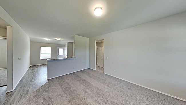 Building Photo - Wonderful 3 Bedroom 2 Bath Home - Shawnee Schools