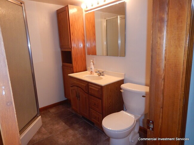 Building Photo - 2214 Anna Ave