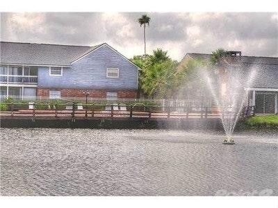 Building Photo - 200 Country Club Dr