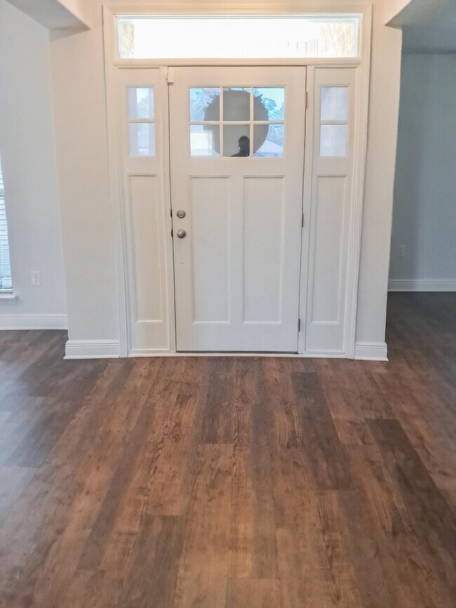 Building Photo - 5783 Dogwood Dr E