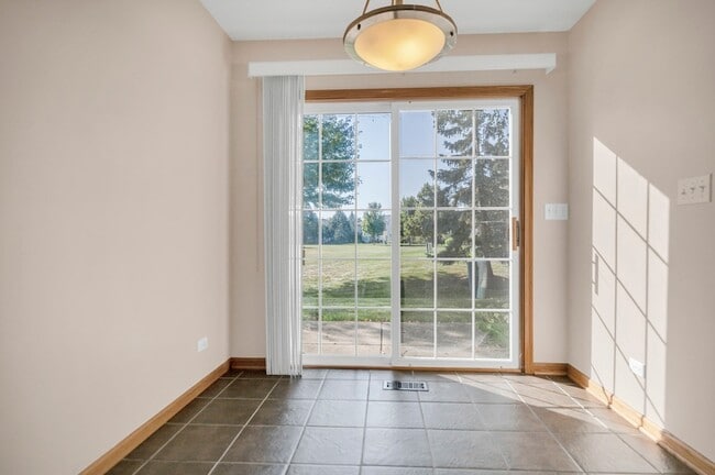 Building Photo - 10549 Wakefield Ln