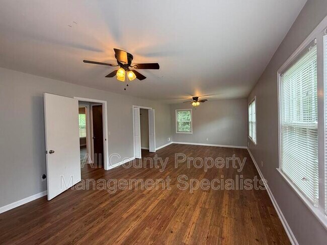 Building Photo - 2932 Bagpipe Rd
