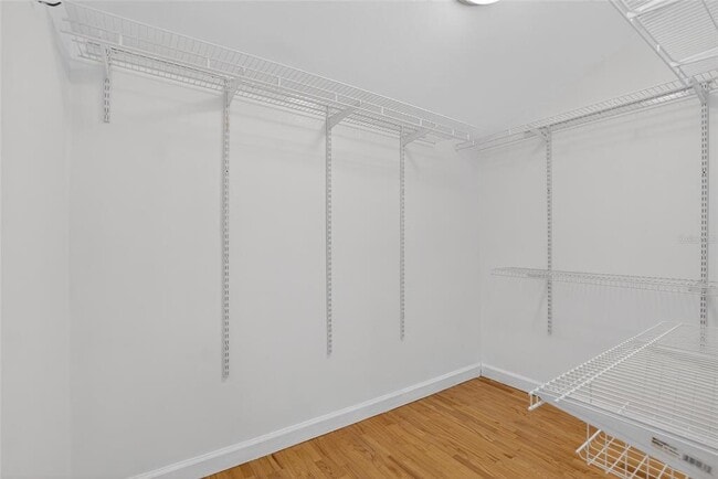 Building Photo - 106 W Hiawatha St