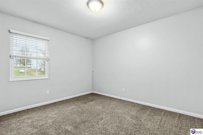 Building Photo - 215 Darrell Dr