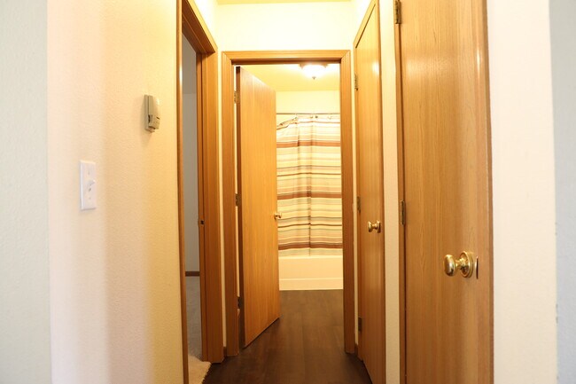 Building Photo - 22635 Hollow Oak Ln