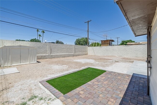 Building Photo - 1720 Eastwood Dr