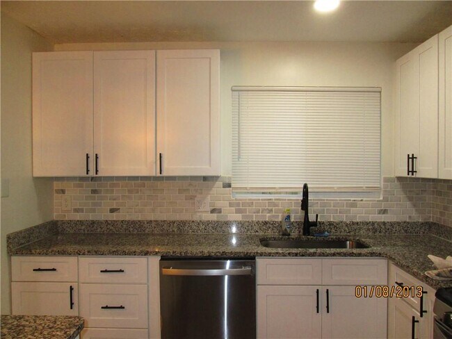 Building Photo - 6712 Ivy Log Dr SW