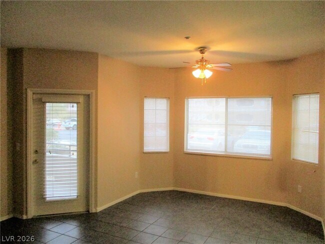 Building Photo - 833 Aspen Peak Loop