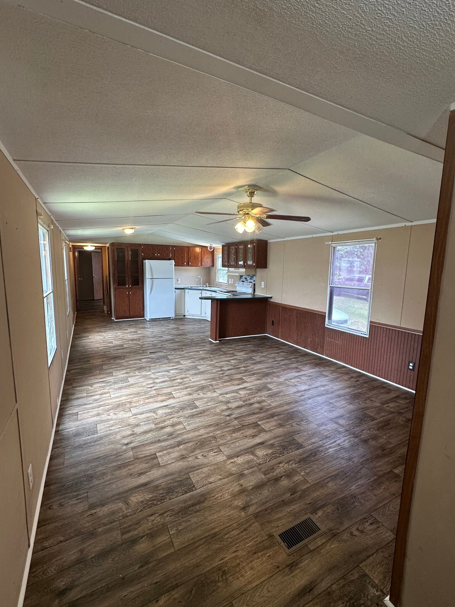 Building Photo - 118 Wild Forest Ln
