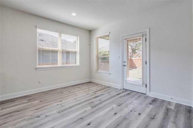 Building Photo - 5728 Siragusa Dr